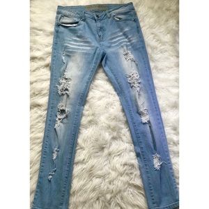 CUTE Slightly Ripped Skinny Jeans